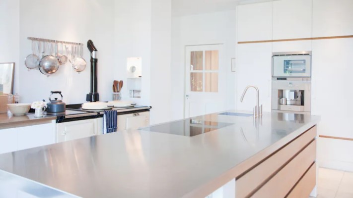 How to Clean Stainless Steel Countertops
