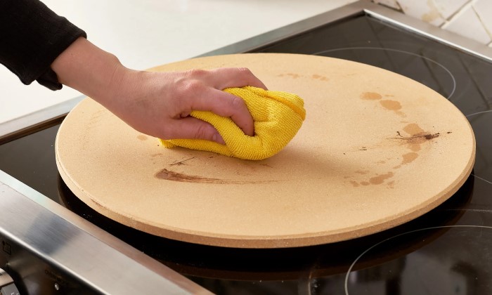 How to Clean a Pizza Stone